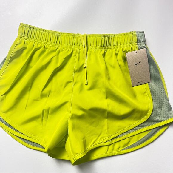 Nike Women’s Sporty Athletic Gym Wear Running  Dri-FIT Tempo Shorts  Size S - Picture 12 of 12